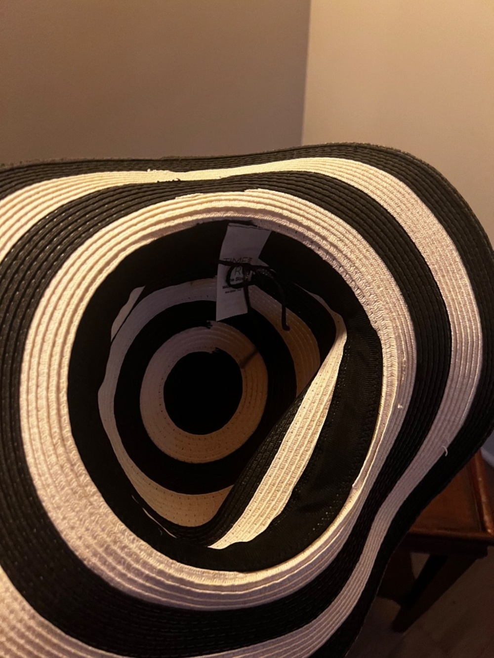 Hat - Picture 3 of 4